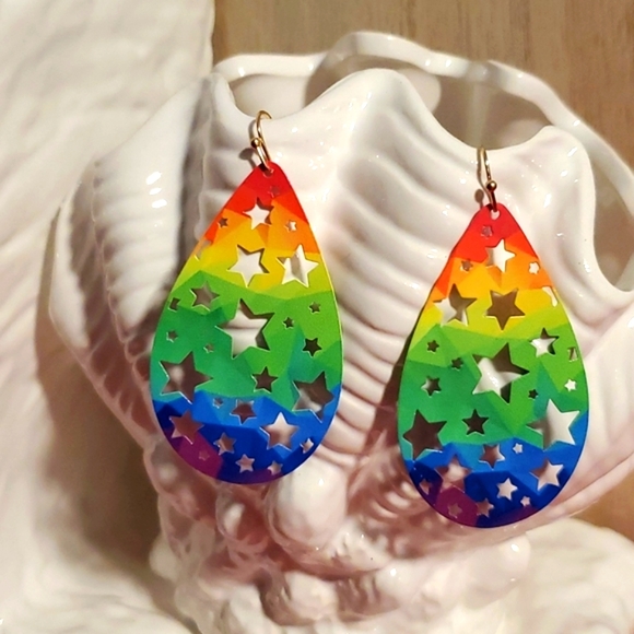 Rainbow multicolored perforated star design teardrop pierced goldtone earrings - Picture 2 of 5